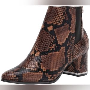 Calvin Klein... Fioranna Ankle Booties